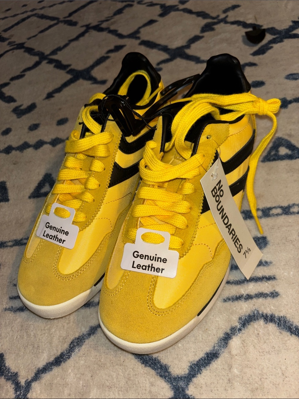 No Boundaries Men's Yellow/black Slim Sneakers! NWT Size- 7.5